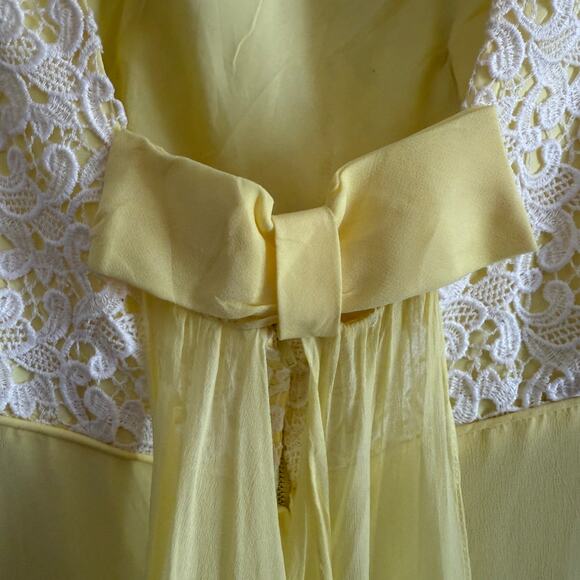 1960s Vintage Yellow and white Silk Chiffon and lace  Bow train column dress 6-8 - Picture 4 of 10
